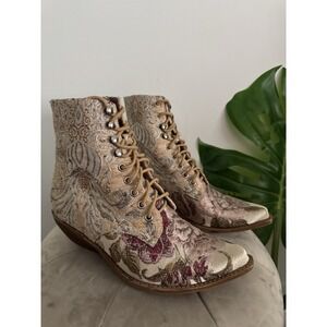JEFFREY CAMPELL Boots Sz 7.5 Cream Floral Tapestry Patterned Western Boots
